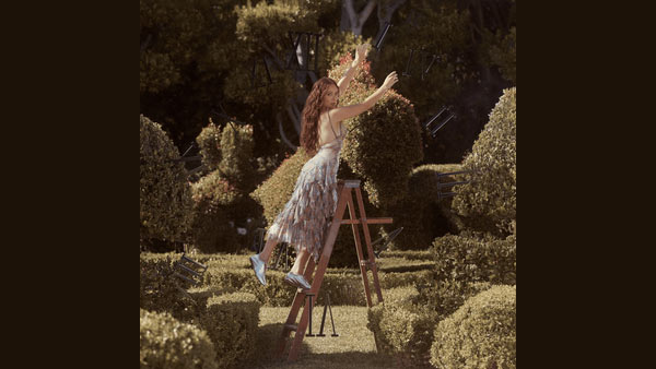 Madwoman Lyrics - Laufey